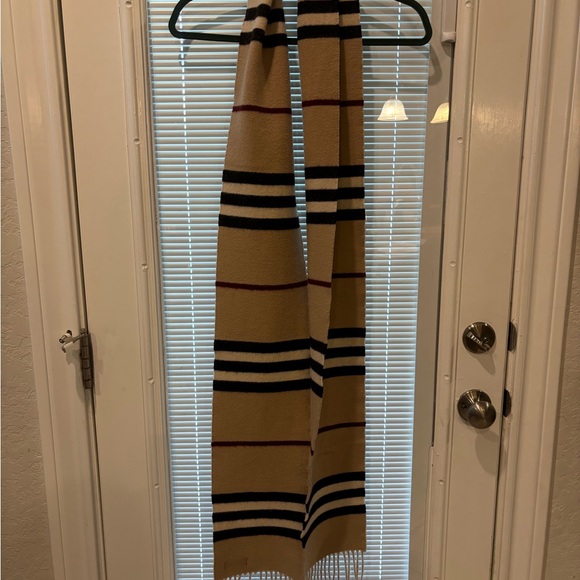 Burberry Scarf - Picture 1 of 4